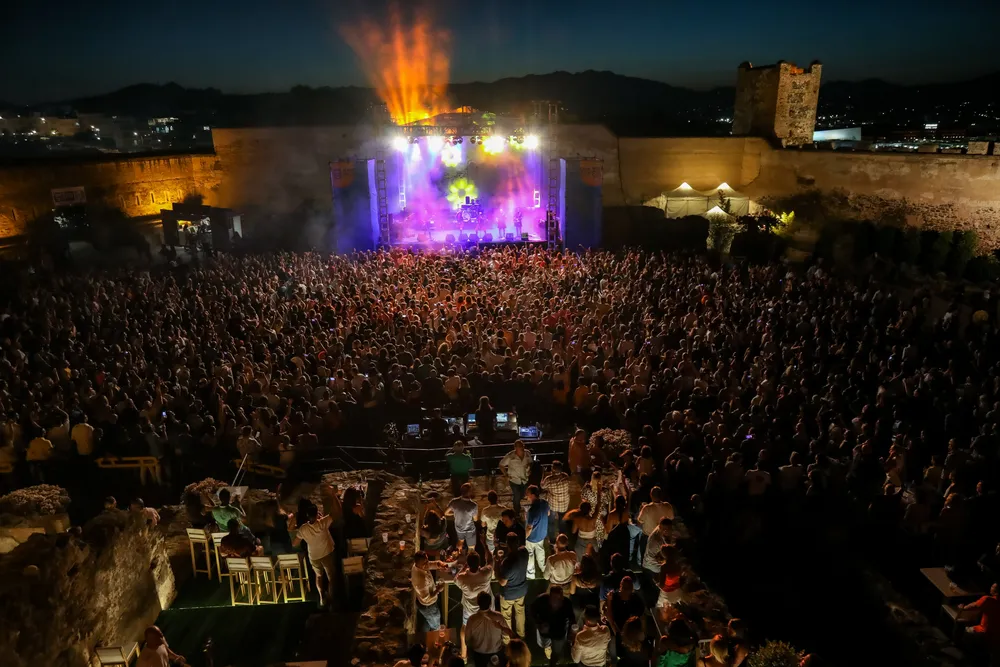 Los_Toreros_con_Chanclas_Marenostrum_Fuengirola_castillo_Sohail